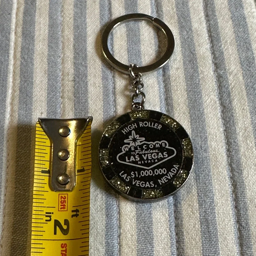 Las Vegas High Roller Poker Chip Keychain Welcome to Fabulous Las Vegas Souvenir